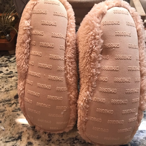 GYMBOREE FUZZY CAT SLIPPERS NEW - Picture 5 of 6